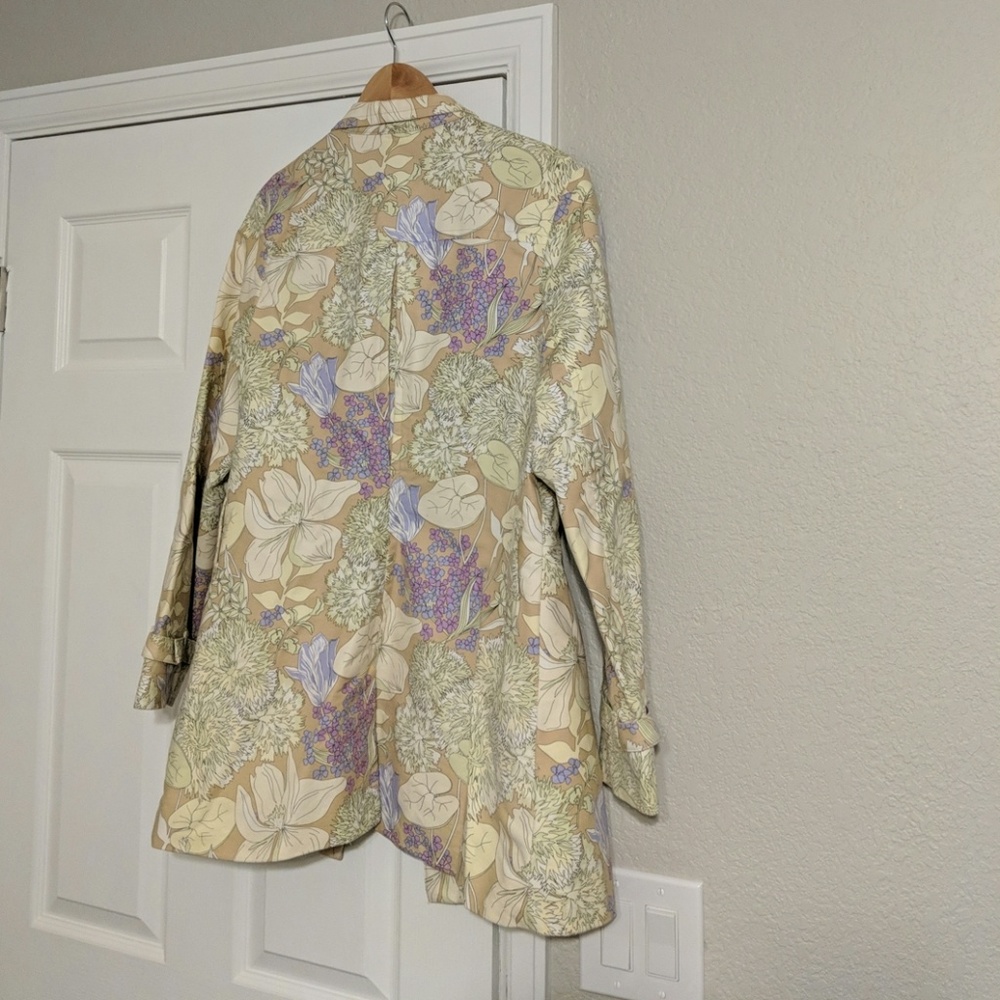 Spring time jacket - Picture 4 of 5